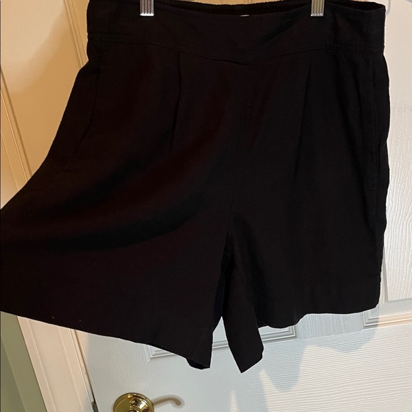 Classic Black Women's Shorts - Picture 2 of 4